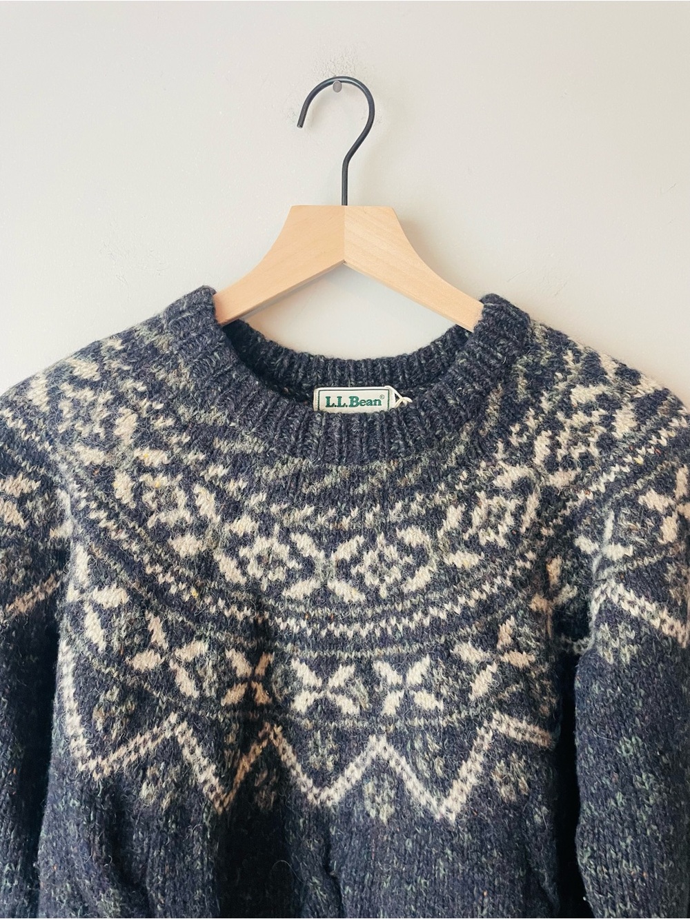 L.L. Bean Vintage Navy Fair Isle Wool Sweater RARE - Picture 2 of 7